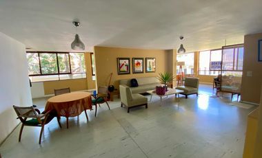 Venta de amplio departamento en Ancón
