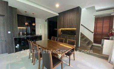 Detached house 2 storey, good location, Manthana On Nut-Wongwaen 5, beautiful and complete in one place