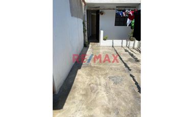 1123834 Venta De Casa De Con 8 Departamentos Para Inversionistas