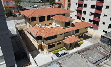 Venta departamento dúplex sector Agua Clara - Quito