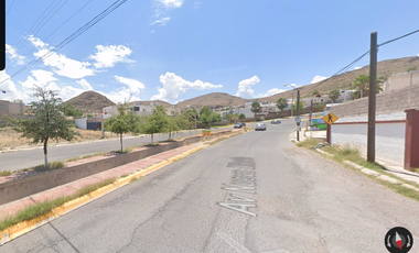 Casa ubicada en colonia Cumbres Universidad II etapa, Chihuahua con 3 recamaras y 162m2. Entre Bahía San Quintín y Av. Nuevo Milenio.