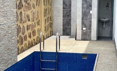 Salinas - Amplia casa moderna con piscina y terreno de 600 m2