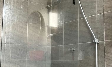 Salinas - Amplia casa moderna con piscina y terreno de 600 m2
