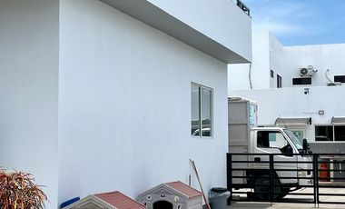 Salinas - Amplia casa moderna con piscina y terreno de 600 m2