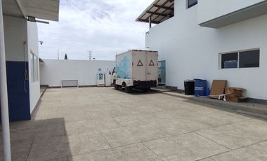 Salinas - Amplia casa moderna con piscina y terreno de 600 m2