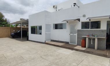 Salinas - Amplia casa moderna con piscina y terreno de 600 m2