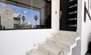 Casa en Renta en Cima Diamante con acabados y espacios de lujo!!!