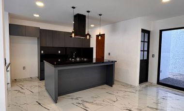 Casa en Renta en Cima Diamante con acabados y espacios de lujo!!!