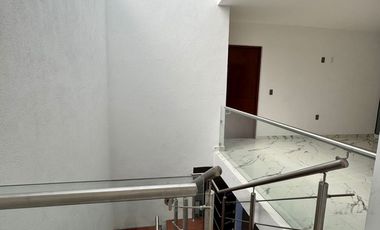 Casa en Renta en Cima Diamante con acabados y espacios de lujo!!!