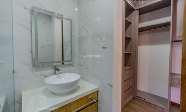 7BR HOUSE  & LOT; MULTINATIONAL VILLAGE - PARANAQUE CITY - FOR SALE / FOR RENT