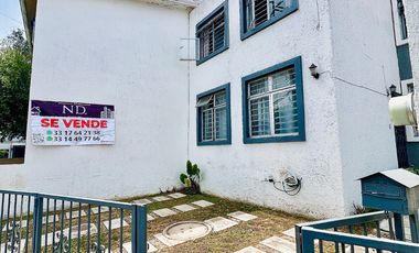 CASA EN VENTA JARDINES UNIVERSIDAD  ENTREGA INMEDIATA ! EXCELENTE UBICACION.