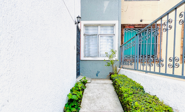 CASA EN VENTA JARDINES UNIVERSIDAD  ENTREGA INMEDIATA ! EXCELENTE UBICACION.