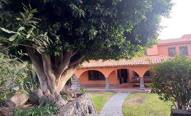 Residencia en Venta, tipo Colonial Mexicano, con excelentes acabados y amplios espacios