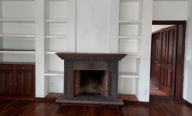 Residencia en Venta, tipo Colonial Mexicano, con excelentes acabados y amplios espacios