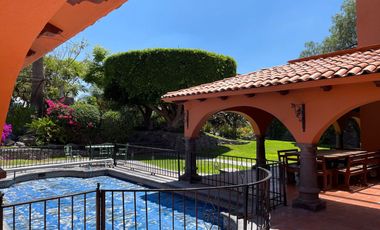 Residencia en Venta, tipo Colonial Mexicano, con excelentes acabados y amplios espacios