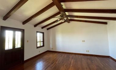 Residencia en Venta, tipo Colonial Mexicano, con excelentes acabados y amplios espacios
