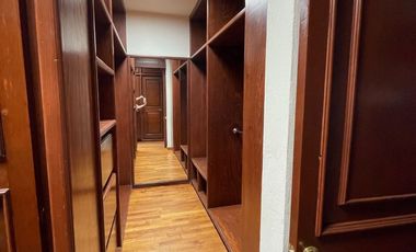 Residencia en Venta, tipo Colonial Mexicano, con excelentes acabados y amplios espacios