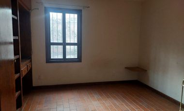 Residencia en Venta, tipo Colonial Mexicano, con excelentes acabados y amplios espacios