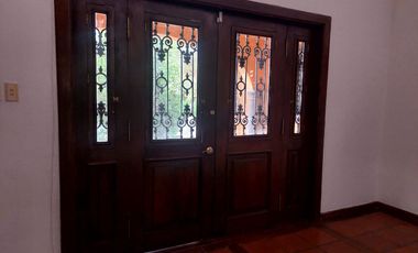 Residencia en Venta, tipo Colonial Mexicano, con excelentes acabados y amplios espacios