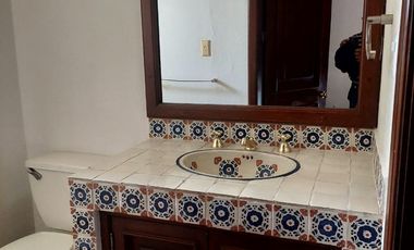 Residencia en Venta, tipo Colonial Mexicano, con excelentes acabados y amplios espacios