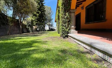 Residencia en Venta, tipo Colonial Mexicano, con excelentes acabados y amplios espacios