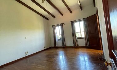 Residencia en Venta, tipo Colonial Mexicano, con excelentes acabados y amplios espacios