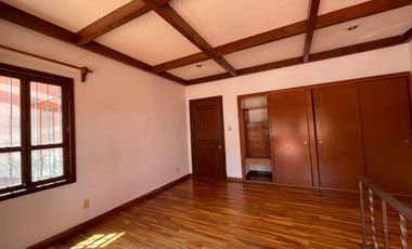 Residencia en Venta, tipo Colonial Mexicano, con excelentes acabados y amplios espacios