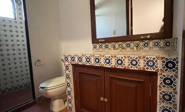 Residencia en Venta, tipo Colonial Mexicano, con excelentes acabados y amplios espacios