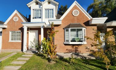 Se vende hermosa casa estilo Georgian, Machali