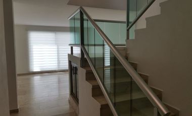casa en renta Lomas de Angelopolis parque Yucatan
