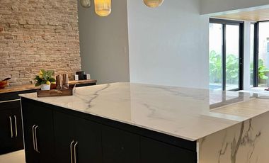 FIRE SALE AYALA ALABANG HOUSE 4 BEDROOM