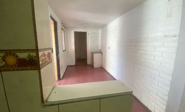 INCREIBLE OPORTUNIDAD CASA CON LOCAL COMERCIAL UBICACION PRIVILEGIADA EN LA FLORIDA
