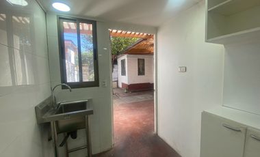 INCREIBLE OPORTUNIDAD CASA CON LOCAL COMERCIAL UBICACION PRIVILEGIADA EN LA FLORIDA