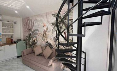 For sale: 2-storey twin house (decorated in a pool villa style) in the Q District Chaiyaphruek-Ratchaphruek with an English-style house from Q House,