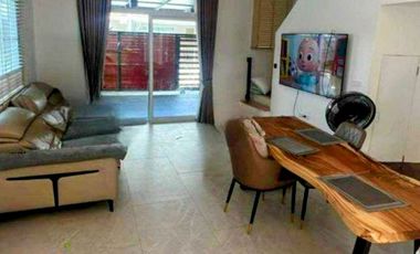 For sale: 2-storey twin house (decorated in a pool villa style) in the Q District Chaiyaphruek-Ratchaphruek with an English-style house from Q House,