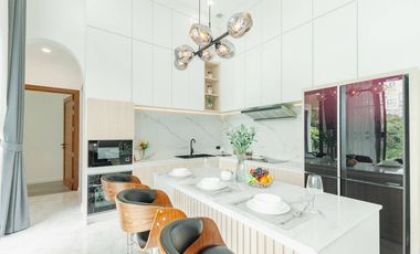 For Sale: 8.9 million baht. Water front pool villa in Saraphi for sale. Ideal to live in yourself or rent out as an investment property for 7.5-8% ren