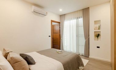 For Sale: 8.9 million baht. Water front pool villa in Saraphi for sale. Ideal to live in yourself or rent out as an investment property for 7.5-8% ren