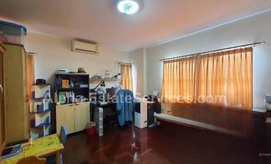 Detached house 2 story, Muang Thong Village 4, near Punnawithi BTS Station, with built-in furniture