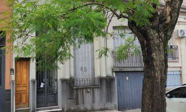 Amplia Casa - Zona Parque - Calle San Lorenzo -