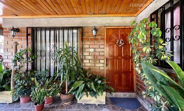 LLAYLLAY - SE VENDE PARCELA CON CASA Y GALPON