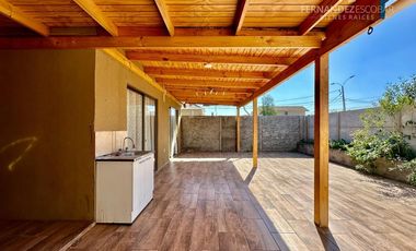 SAN ESTEBAN - VENDE CASA ESQUINA DE 4D 3B 4E LAS VIZCACHAS