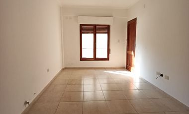 ZONA MICROCENTRO - CORRIENTES 372 - APTO CREDITO