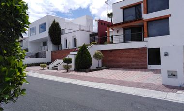 SE ESCUCHAN OFERTAS VENTA Casa con ALBERCA en Real de Juriquilla Querétaro