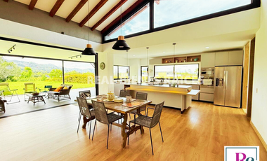 Venta de Casa Campestre en La Ceja - Sector El Tambo