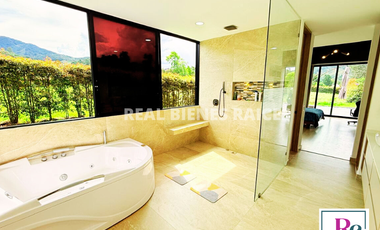 Venta de Casa Campestre en La Ceja - Sector El Tambo