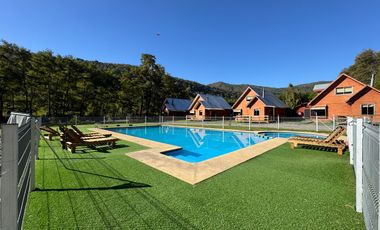 Complejo de cabañas turístico orilla pavimento camino termas de Chillan