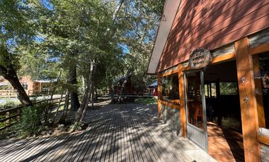 Complejo de cabañas turístico orilla pavimento camino termas de Chillan