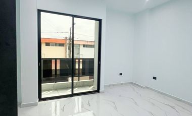CASA EN VENTA EN URBANIZACION VALLE BOMBOLI