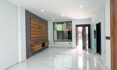 CASA EN VENTA EN URBANIZACION VALLE BOMBOLI