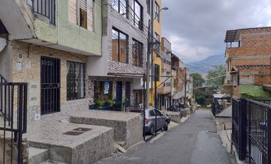 Primer Piso en Venta Barrio Nuevo Bello Antioquia